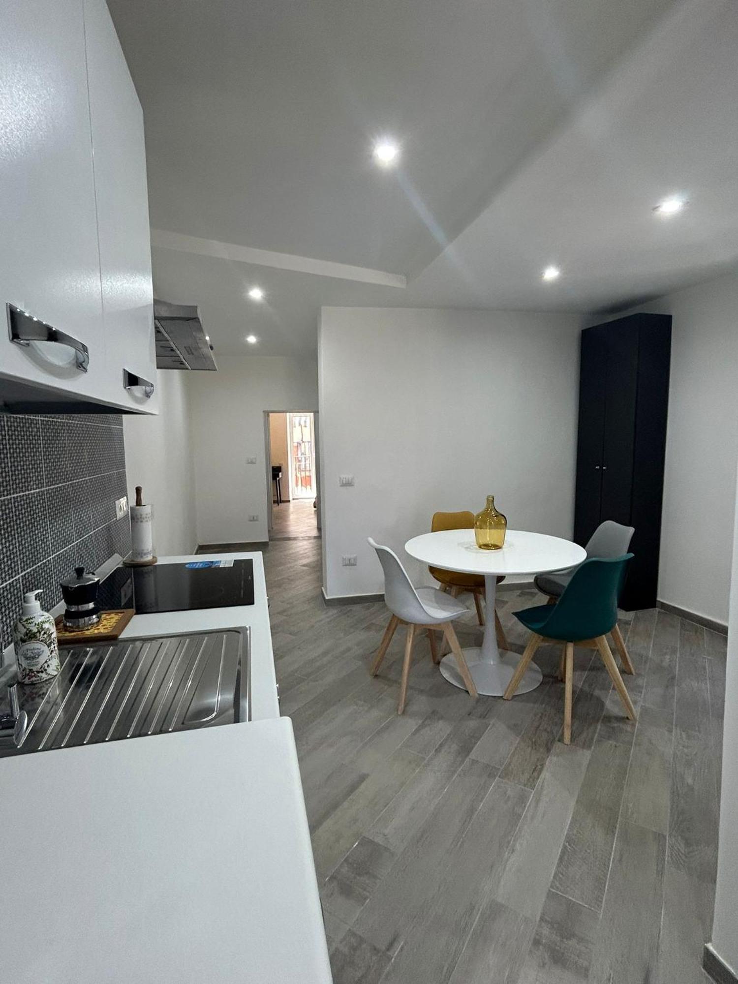 Travelers Cove - Quartieri Spagnoli Νάπολη Εξωτερικό φωτογραφία